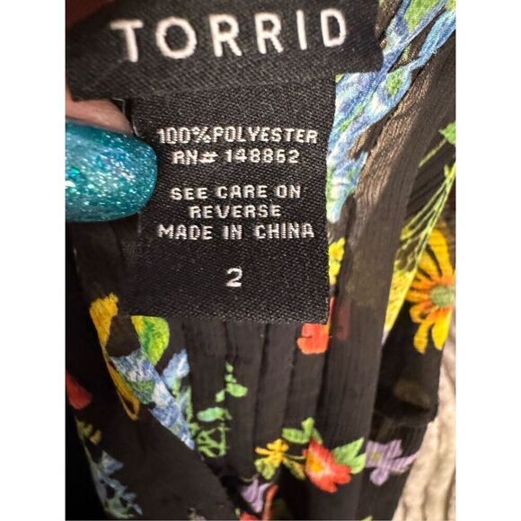 Torrid sheer floral black Long Tunic  harper button front top blouse short plus - Picture 7 of 7